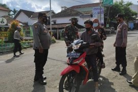 Polres Madiun bersama TNI tingkatkan operasi yustisi prokes cegah COVID-19