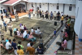 Diskes Pekanbaru temukan 12 imigran positif COVID-19