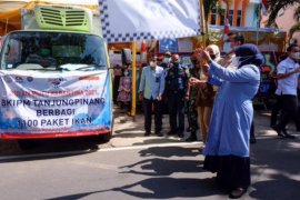 3,3 ton ikan didistribusikan BKIPM untuk warga Tanjungpinang