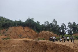 Tak berizin, Tim gabungan  tutup dua galian C di Aceh Jaya