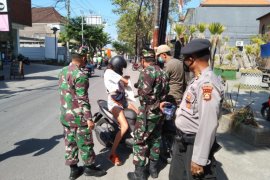 Tujuh WNA di Badung-Bali dikenai sanksi denda karena langgar prokes