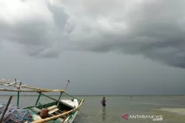 Hujan dan berawan prediksi cuaca sebagian kota di Indonesia, Pangkalpinang berawan tebal