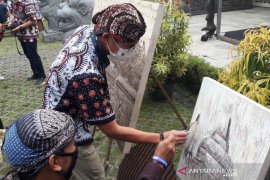Menparekraf minta masyarakat Bali patuh prokes untuk buka pariwisata