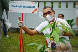 Misi BNI selamatkan alam, rayakan HUT menanam pohon serentak di 13 cabang