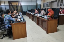 DPRD Balangan "unting" perkebunan karet jadi PAD