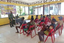 Satgas TNI Yonif 512 sosialisasi pencegahan narkoba di perbatasan RI-PNG