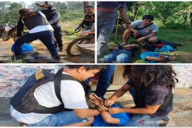 Polisi tembak tiga perampok bersenjata api