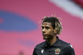 Nice  permanenkan bek buangan Barcelona