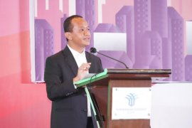 Menteri Bahlil tekankan kolaborasi pusat dan daerah tangani kendala investasi