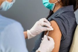 Ibu menyusui aman terima vaksin COVID-19