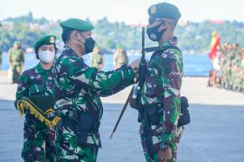 Danrem 172 lepas personel Yonif Para Raider 432/WSJ