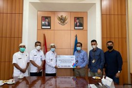 PLN serahkan CSR Rp350 juta untuk islamic center Dharmasraya