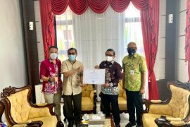 Balai Besar TNBKDS Kapuas Hulu terima penghargaan dari Menkopolhukam