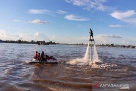 Batola lirik olahraga ski air dan wakeboard