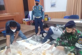 Lanal Karimun menggagalkan penyelundupan baby lobster senilai Rp12 miliar