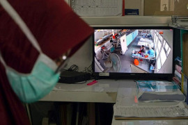 Pasien COVID makin banyak, RS ini manfaatkan ruang kantin untuk perawatan