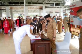 Berikut sembilan kades yang dilantik Bupati Seruyan