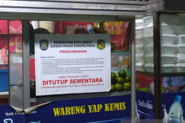 Tim patroli segel warung makan  akibat langgar SE Wali Kota Medan