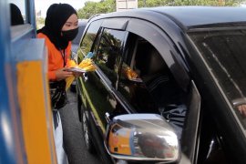 Bandara Minangkabau resmi gunakan layanan nontunai