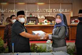 Bupati Langkat sampaikan laporan APBD 2020 kepada DPRD