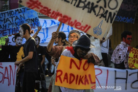 11 orang terduga teroris di Merauke diterbangkan ke Jakarta