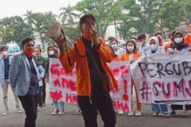 Mahasiswa protes kebijakan ganjil genap Gubernur Sumsel