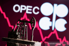 Minyak turun di Asia setelah melonjak karena pengekangan pasokan OPEC+