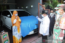 Bupati Situbondo semangati warga terpapar COVID-19 jalani isoman