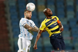 Bek senior Nicolas Otamendi pensiun dari timnas Argentina