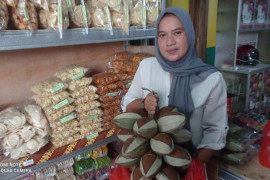 Permintaan gula aren di Lebak naik digunakan untuk minuman herbal