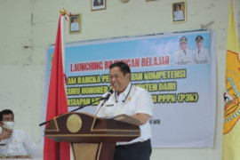 Bupati Dairi luncurkan bimbel untuk tingkatkan kompetensi Guru Honorer