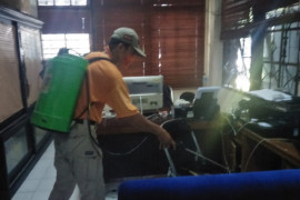 BPBD menggencarkan penyemprotan disinfektan tekan penularan COVID-19