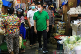Bupati Klungkung pantau pelaksanaan PPKM Darurat di Pasar Galiran