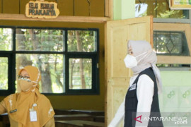 Gedung SMPN 1 Pajarakan Probolinggo jadi rumah isolasi pasien COVID-19