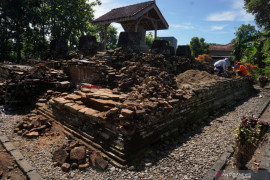 Pemugaran Candi Gayatri