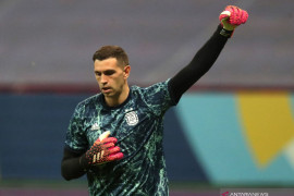 Lionel Messi  puji Emiliano Martinez usai jadi pahlawan Argentina