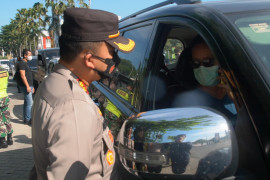 Polisi larang kendaraan luar kota masuk wilayah Gresik
