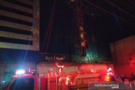 Gedung pusat operasional Bank Aceh terbakar