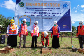 Bupati resmikan pembangunan Asrama MAN Insan Cendikia di  Sambas