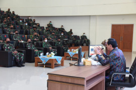 Mantan Kasal Bernard Kent Sondakh berikan kuliah umum siswa Pusdiklapa Kodiklatal