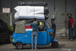 COVID-19: Tanah Abang visitors will need to carry vaccine cards