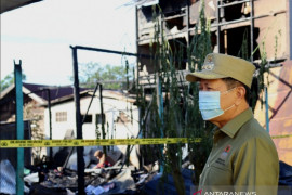 Bupati Tapin salurkan bantuan untuk korban kebakaran