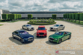 Rolls-Royce Wraith Black Badge Landspeed debut di Goodwood Festival