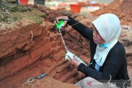 Penelitian Situs Candi koto Mahligai Di Muarajambi Page 2 Small