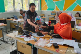 Guru fisika di Bener Meriah dilatih buat alat peraga robotik