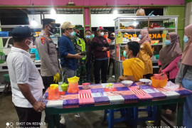 Polsek Pinangsori pantau kepatuhan warga terkait prokes COVID-19
