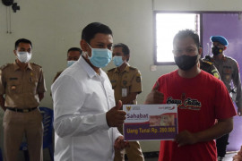 Pemkot Kediri berikan bantuan sosial kepada 28.783 KK