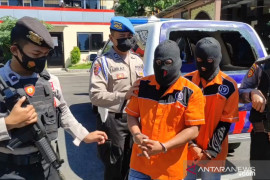 Dua pelaku penyerangan petugas PPKM di Surabaya dibekuk