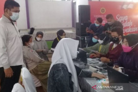 610 siswa SMAN 1 Pekanbaru divaksin COVID-19