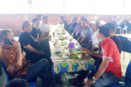 Ketua FPG DPRD Labura bincang soal kewartawanan dengan Ketua PWI Sumut